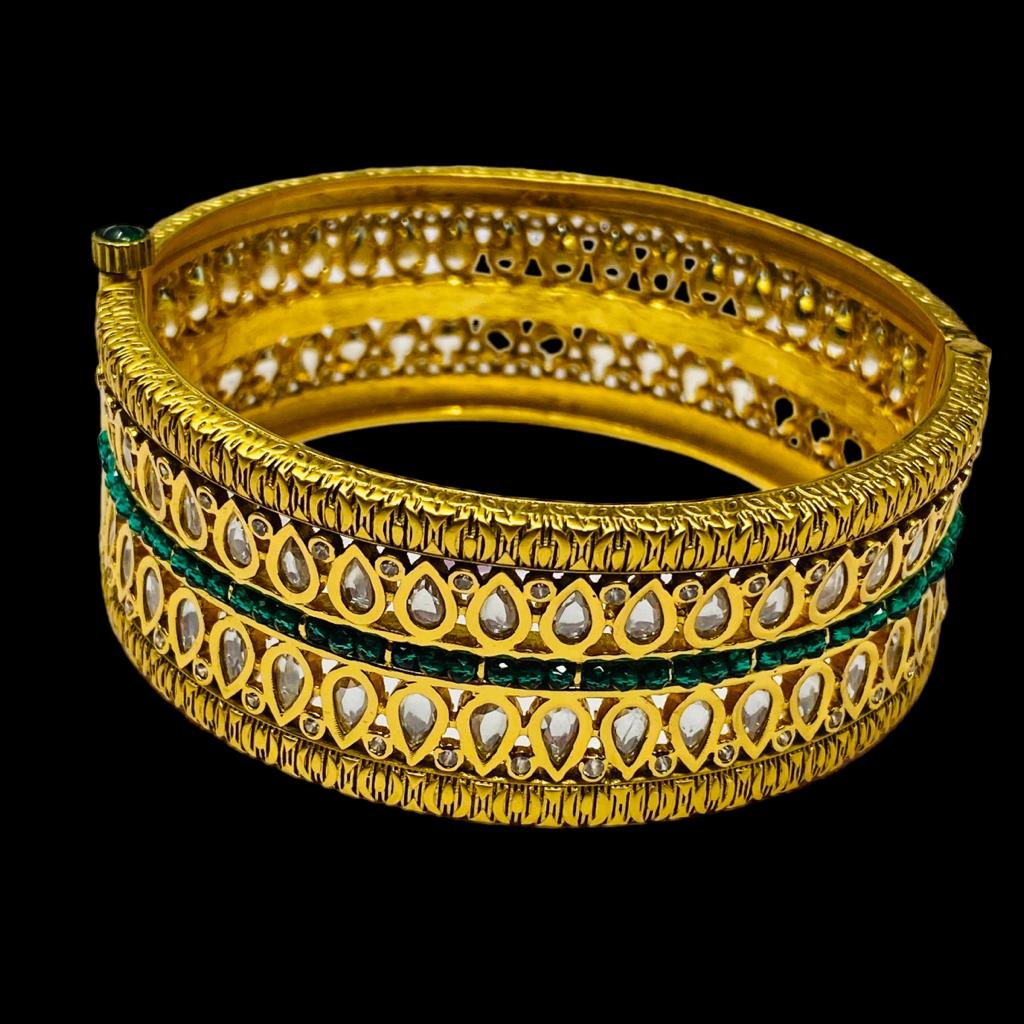 Heritage Traditional Kundan Kada