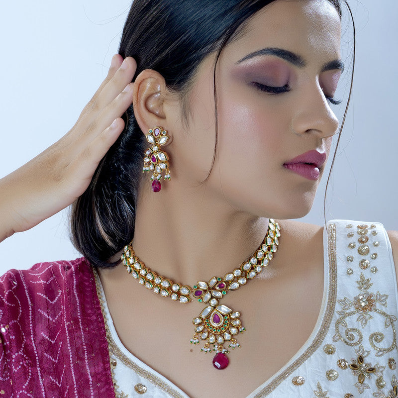 Intricate Kundan Jewelry Set